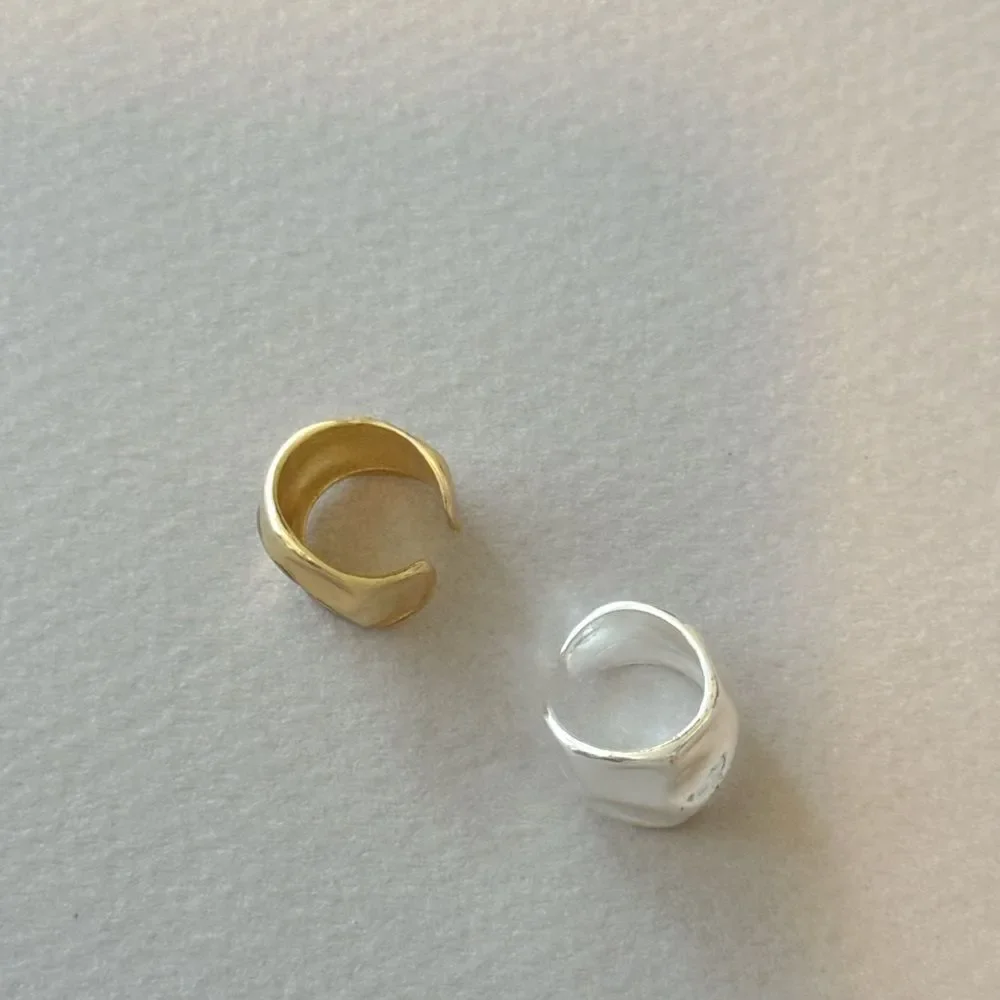 minimalist cuff earrings A684
